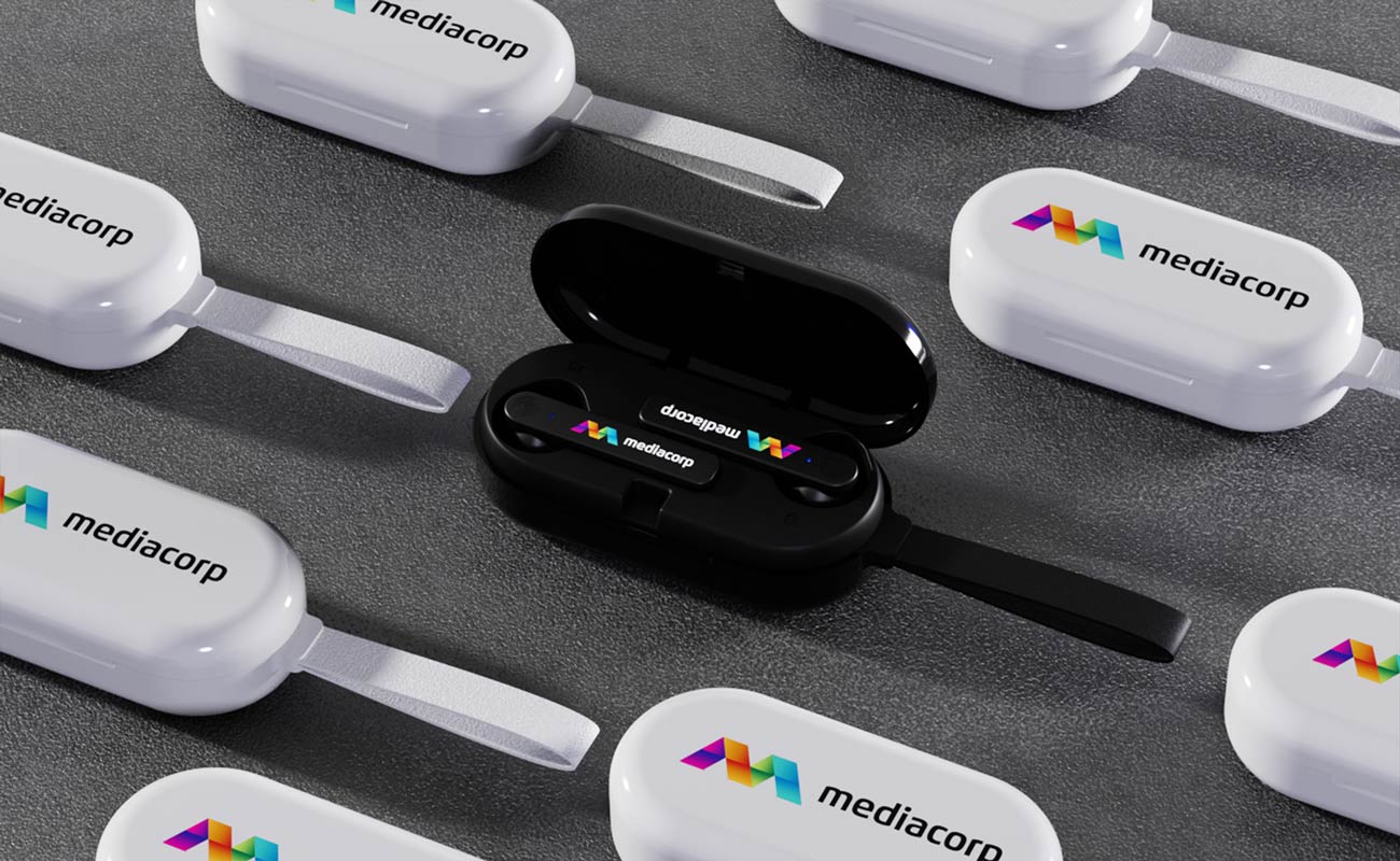 Duet - Custom Earbuds Charging Case gallery thumbnail